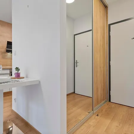 Twin 2 - With Parking Apartamento