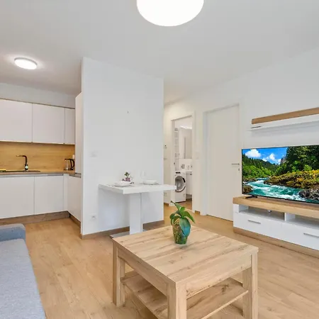 Twin 2 - With Parking Apartamento