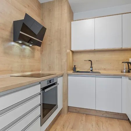 Twin 2 - With Parking * ברטיסלאבה